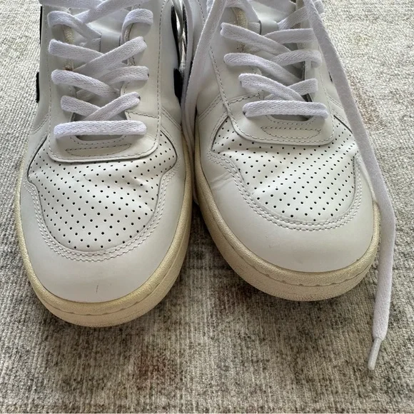 Veja V 10 Lace Up Sneaker sz 10 - Picture 7 of 9